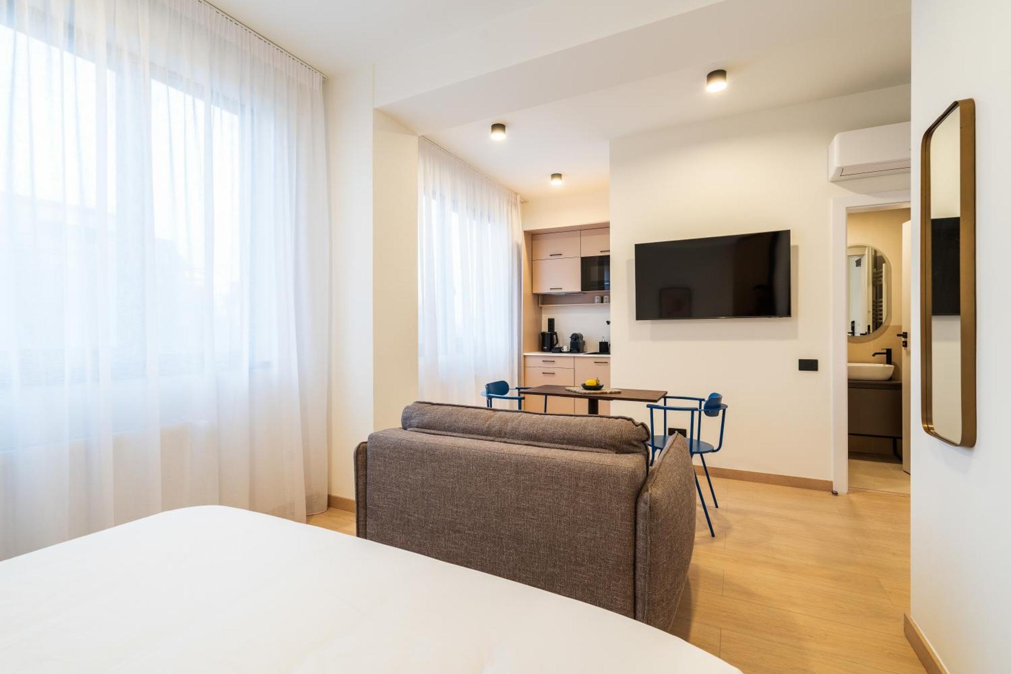 Old Town Apartments By Olala Homes Bucarest Esterno foto